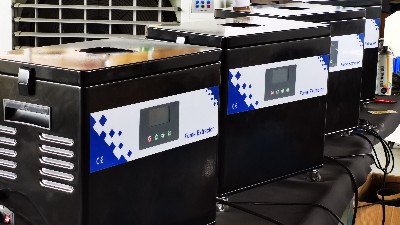 生產(chǎn)制造企業(yè)的車間煙塵怎么解決，執(zhí)信環(huán)保車間煙霧凈化器凈化煙塵！
